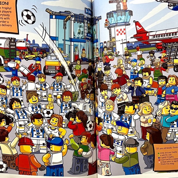 Series 12 Collectible Minifigure 71007 - Pizza Delivery Guy & Activity Book - Picture 6 of 8